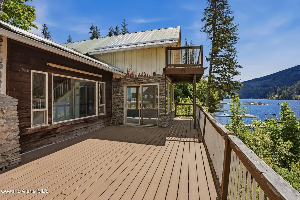 24305 N Lakeview Boulevard Rathdrum ID 83858