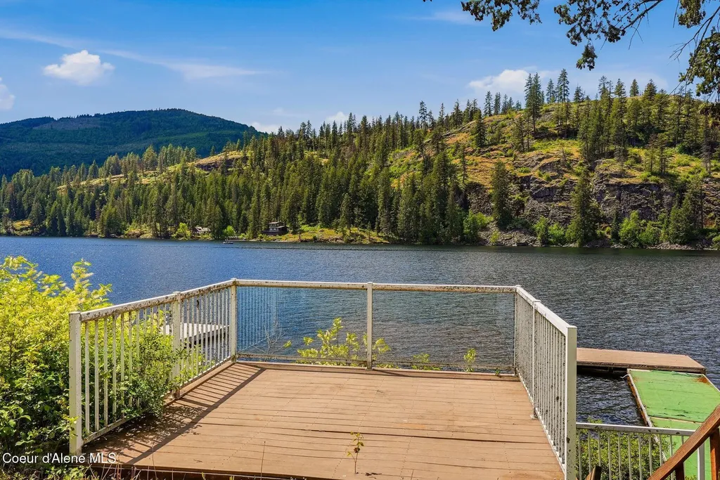 24305 N Lakeview Boulevard Rathdrum ID 83858