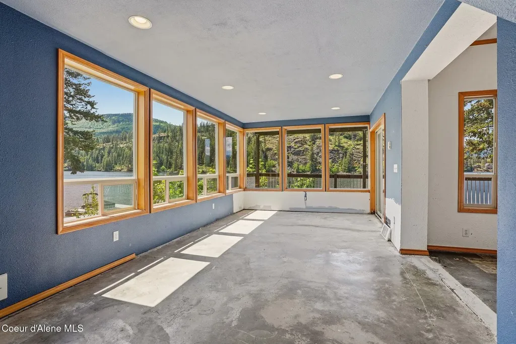 24305 N Lakeview Boulevard Rathdrum ID 83858