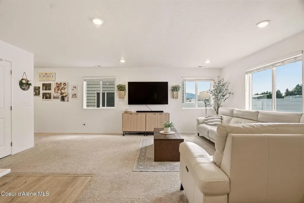 1553 N Luna Street Post Falls ID 83854