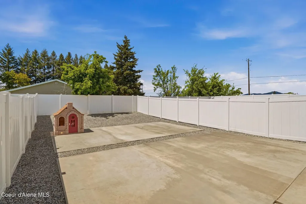 1553 N Luna Street Post Falls ID 83854