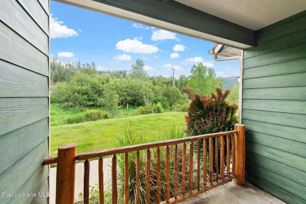 92 Lookout Peak Drive Pinehurst ID 83850