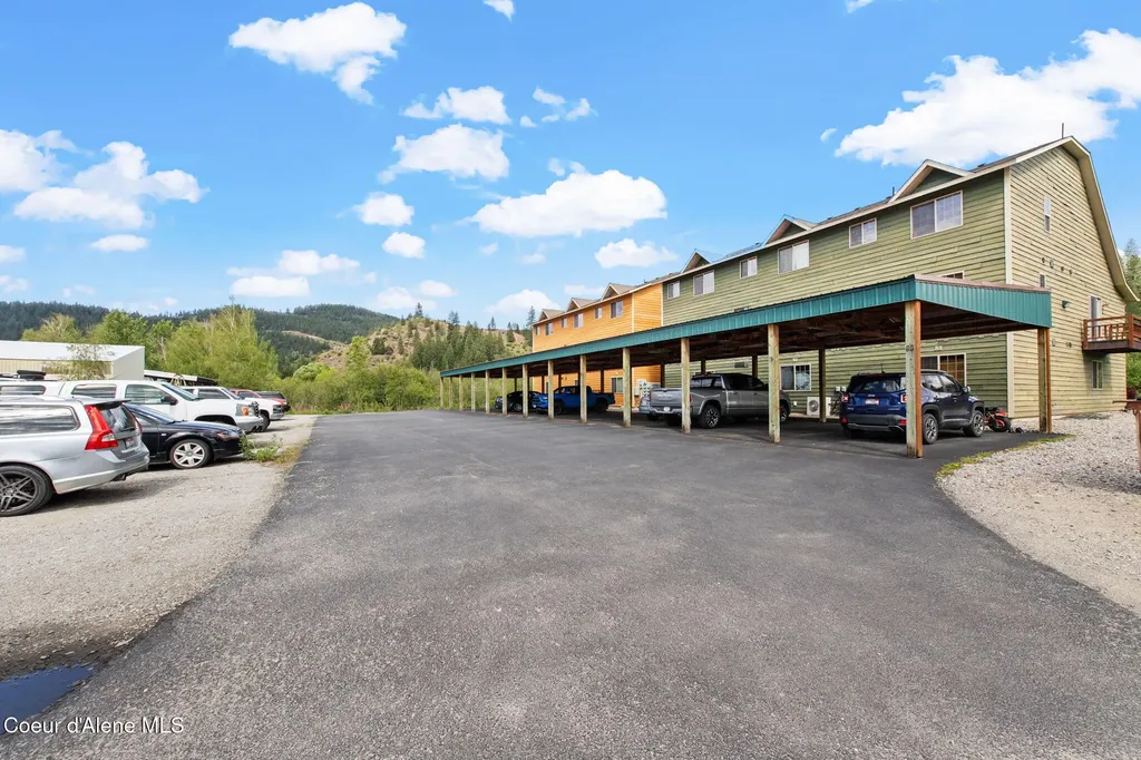 92 Lookout Peak Drive Pinehurst ID 83850