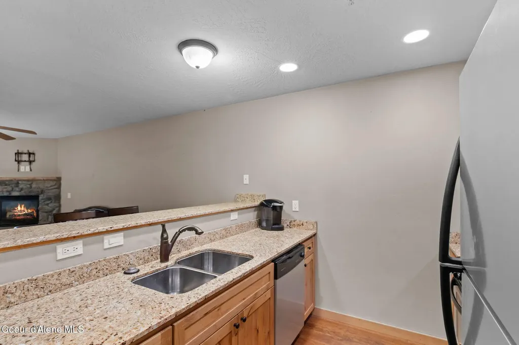 92 Lookout Peak Drive Pinehurst ID 83850