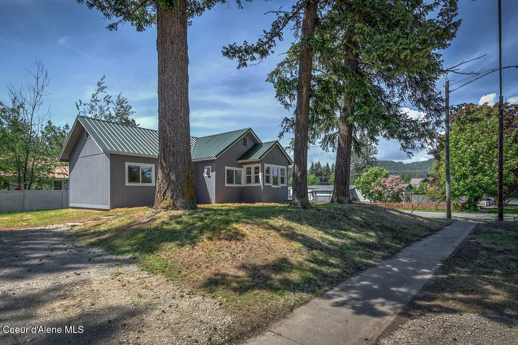 32084 N 6th Avenue Spirit Lake ID 83869