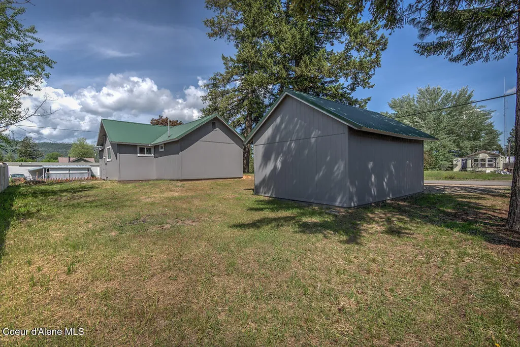 32084 N 6th Avenue Spirit Lake ID 83869