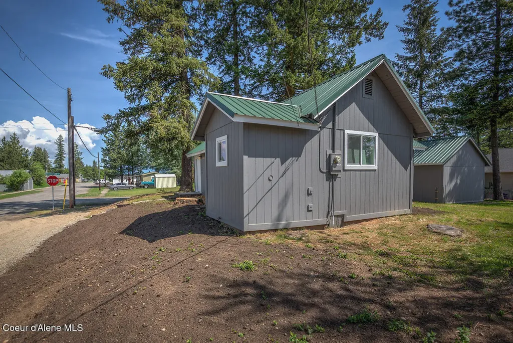 32084 N 6th Avenue Spirit Lake ID 83869