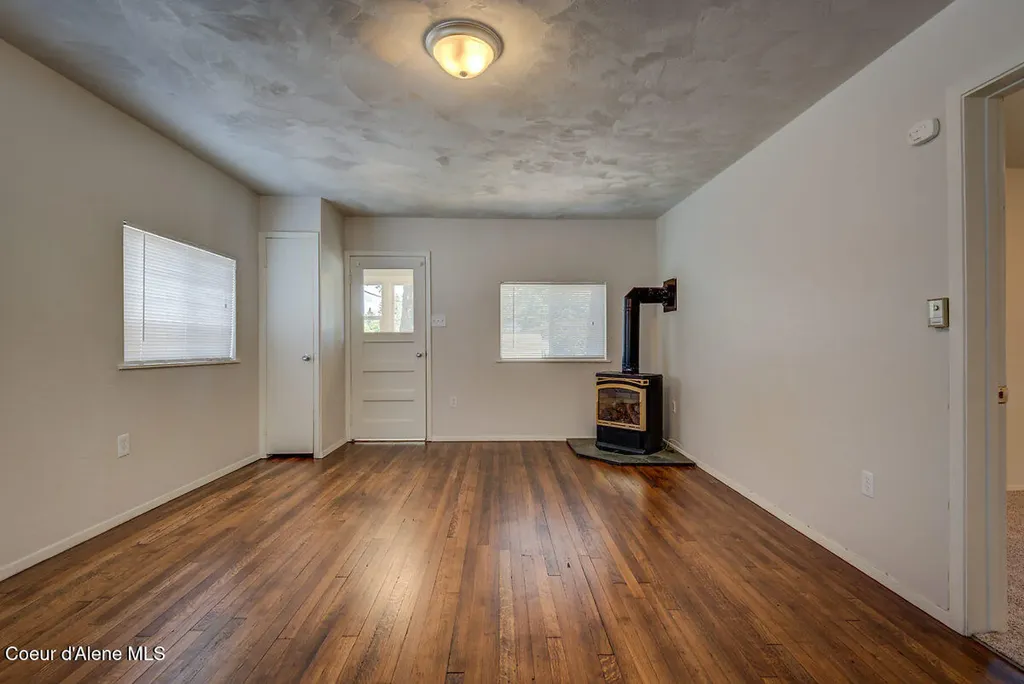 32084 N 6th Avenue Spirit Lake ID 83869