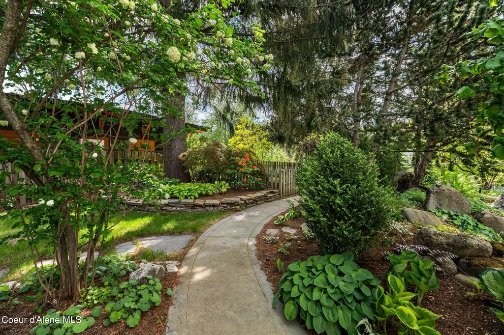 207 Birch Banks Road Sagle ID 83860
