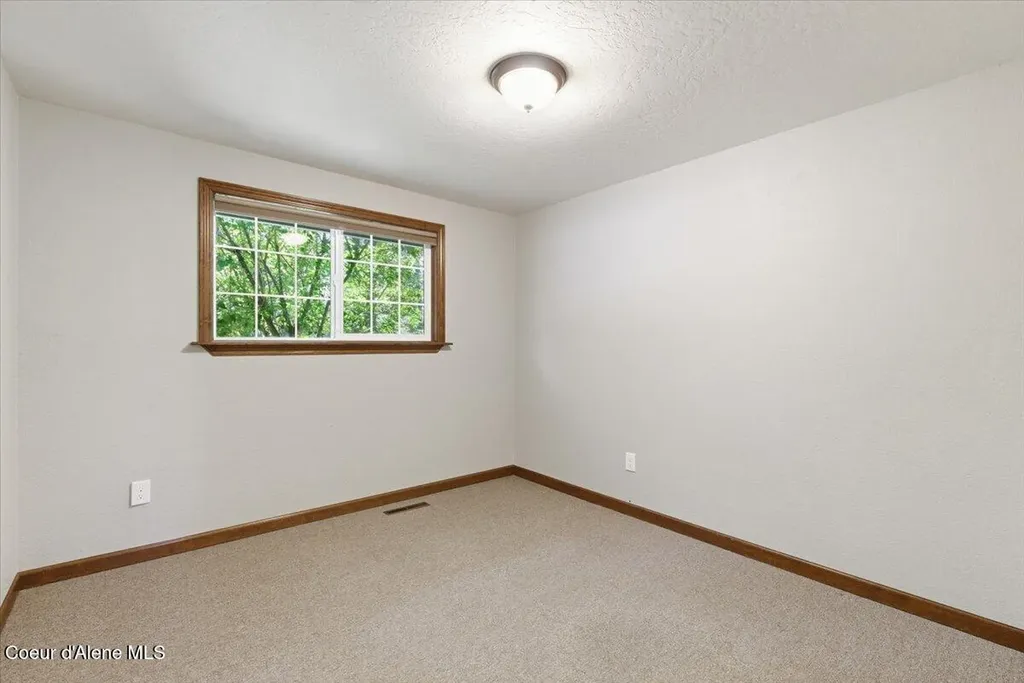4761 E Woodland Drive Post Falls ID 83854