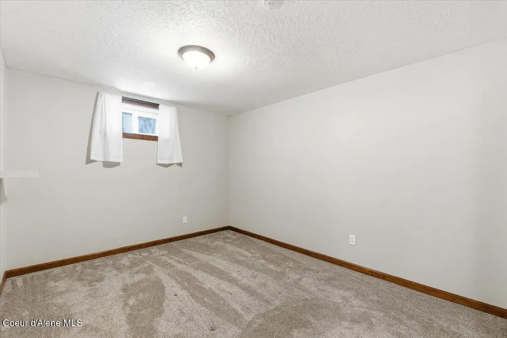 4761 E Woodland Drive Post Falls ID 83854