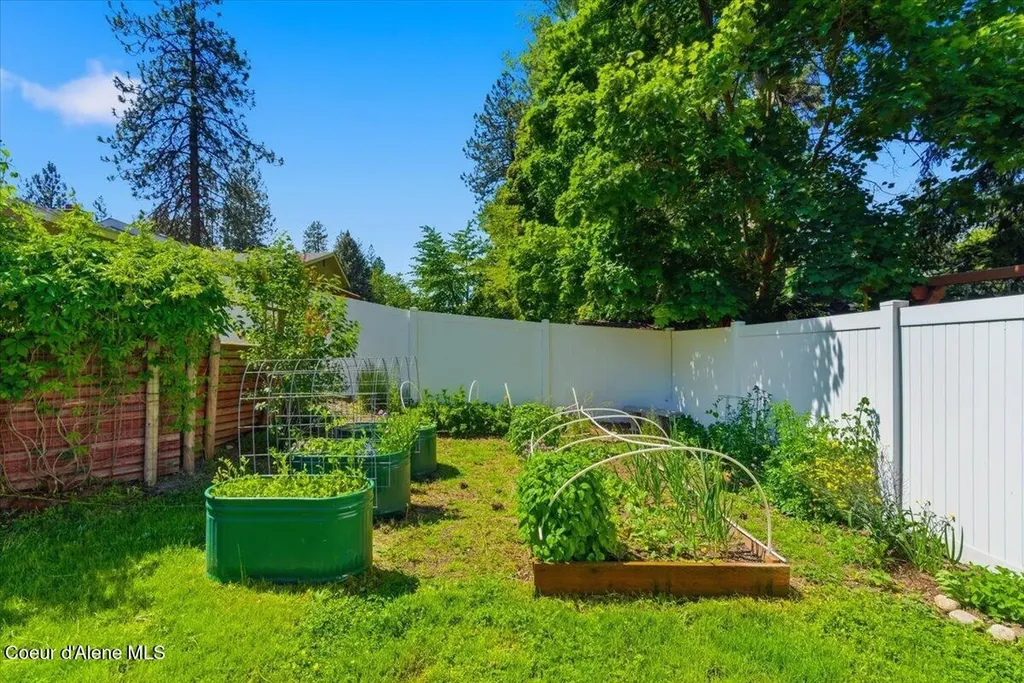 4761 E Woodland Drive Post Falls ID 83854