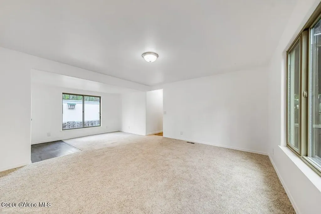 3075 E Collingwood Avenue Post Falls ID 83854
