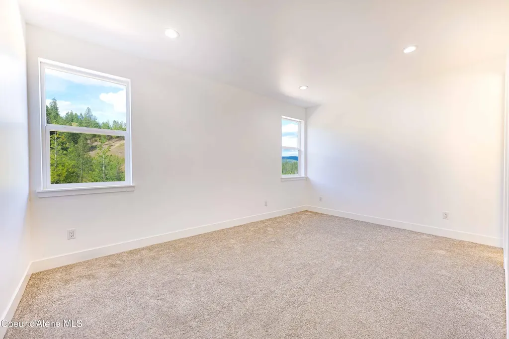 207 Palamino Court Pinehurst ID 83850