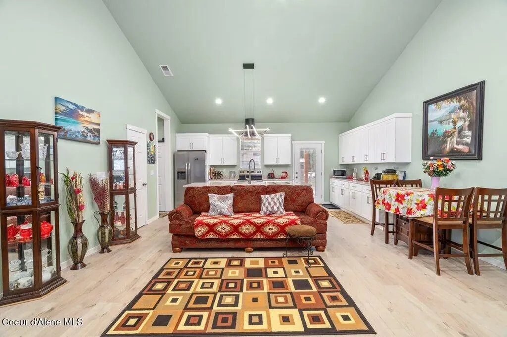 275 F Street Plummer ID 83851