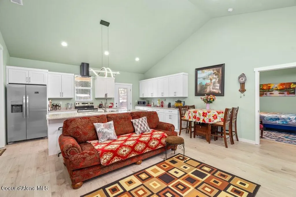275 F Street Plummer ID 83851