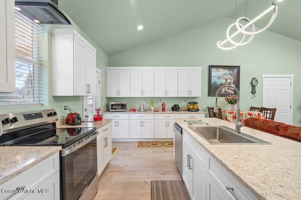 275 F Street Plummer ID 83851