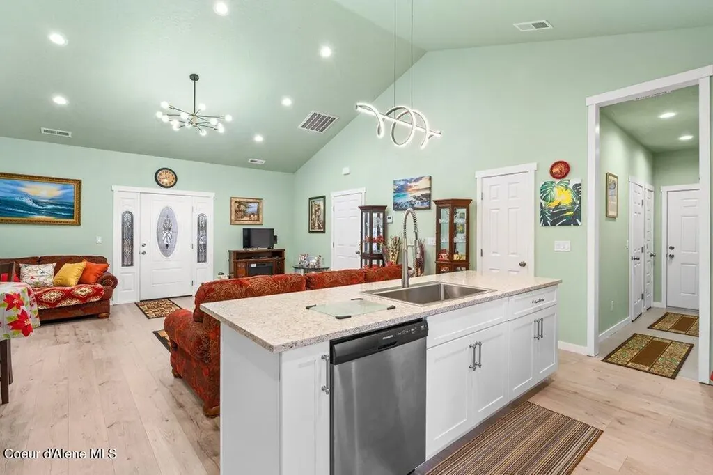 275 F Street Plummer ID 83851