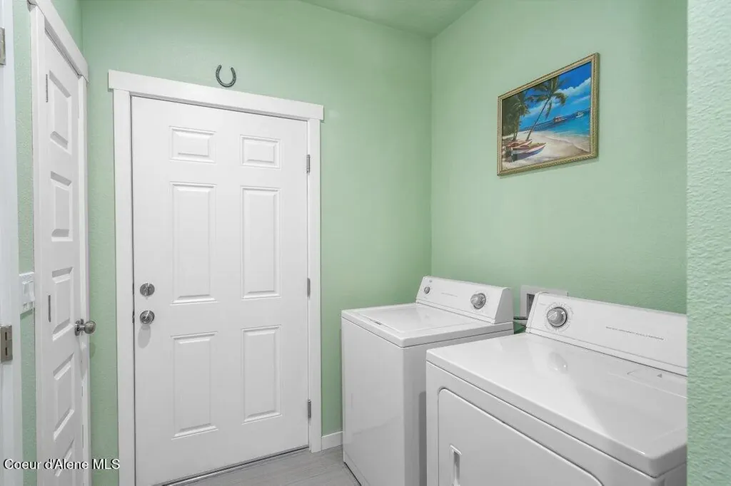 275 F Street Plummer ID 83851