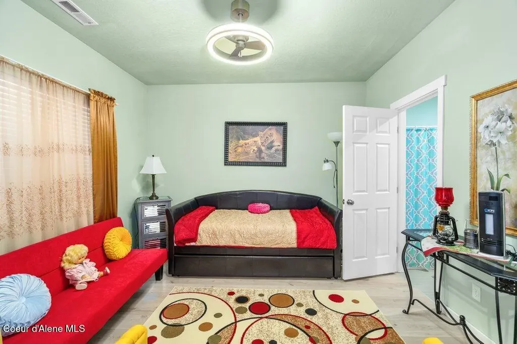 275 F Street Plummer ID 83851