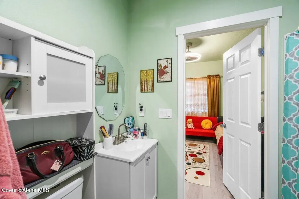 275 F Street Plummer ID 83851
