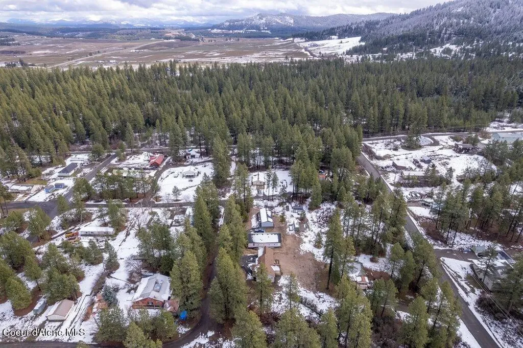 275 F Street Plummer ID 83851