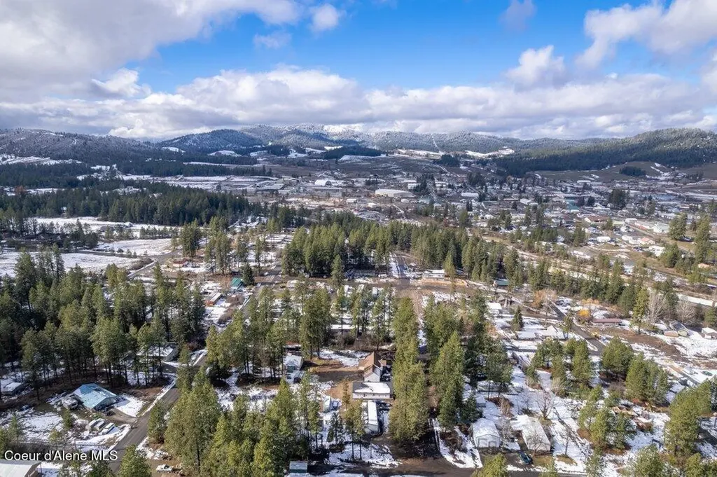 275 F Street Plummer ID 83851