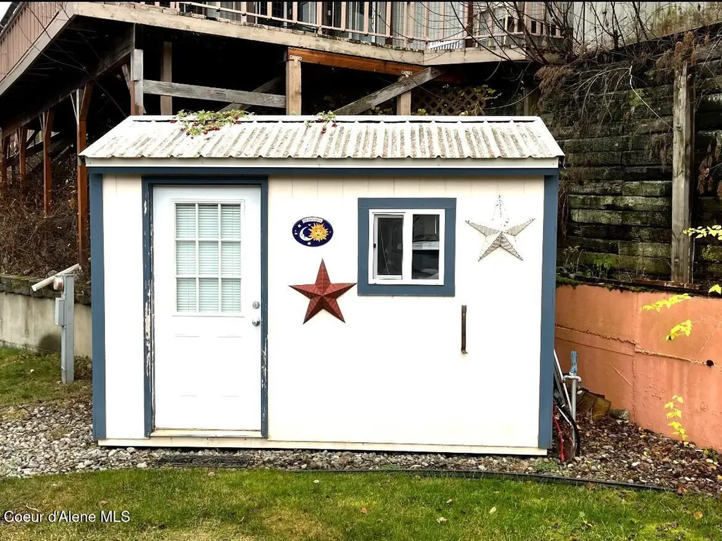 18194 E Mount Eagen Loop Bayview ID 83803