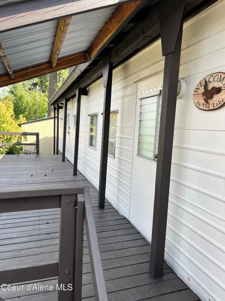 18194 E Mount Eagen Loop Bayview ID 83803