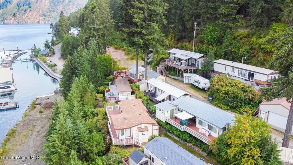 18194 E Mount Eagen Loop Bayview ID 83803
