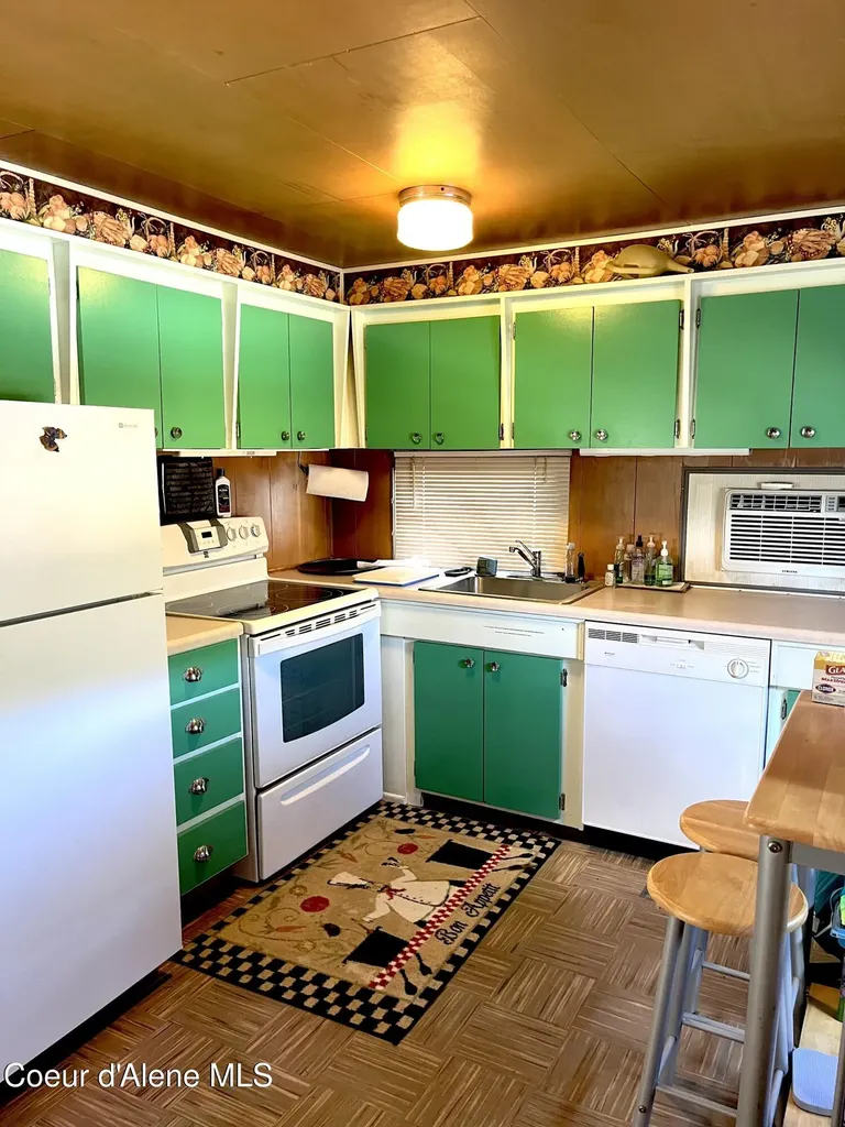 18194 E Mount Eagen Loop Bayview ID 83803
