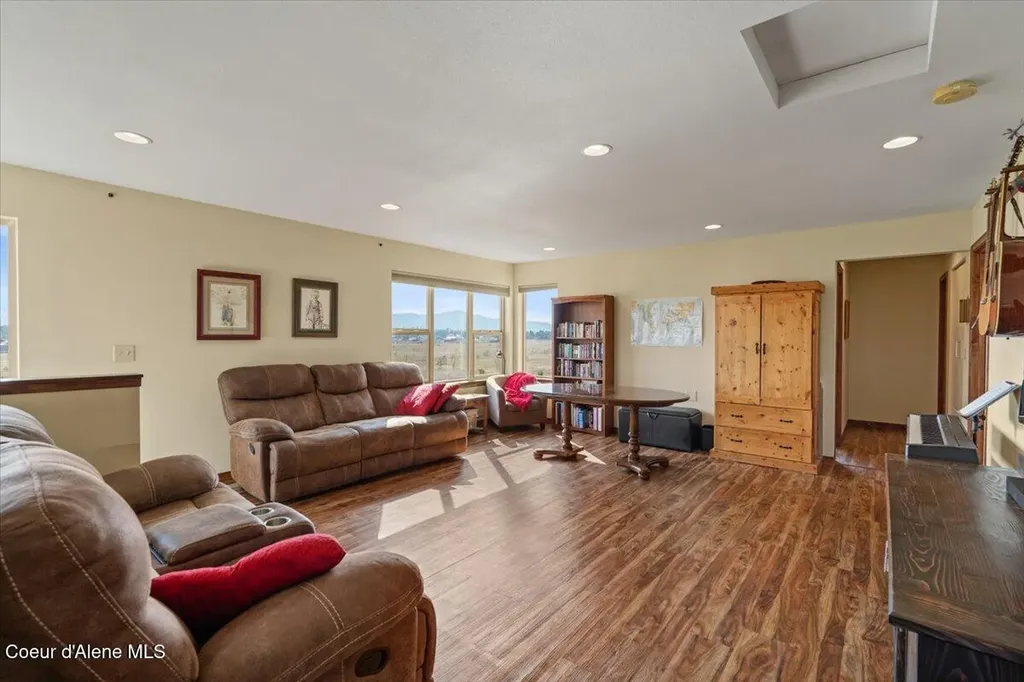 2238 E Blaine Street Athol ID 83801