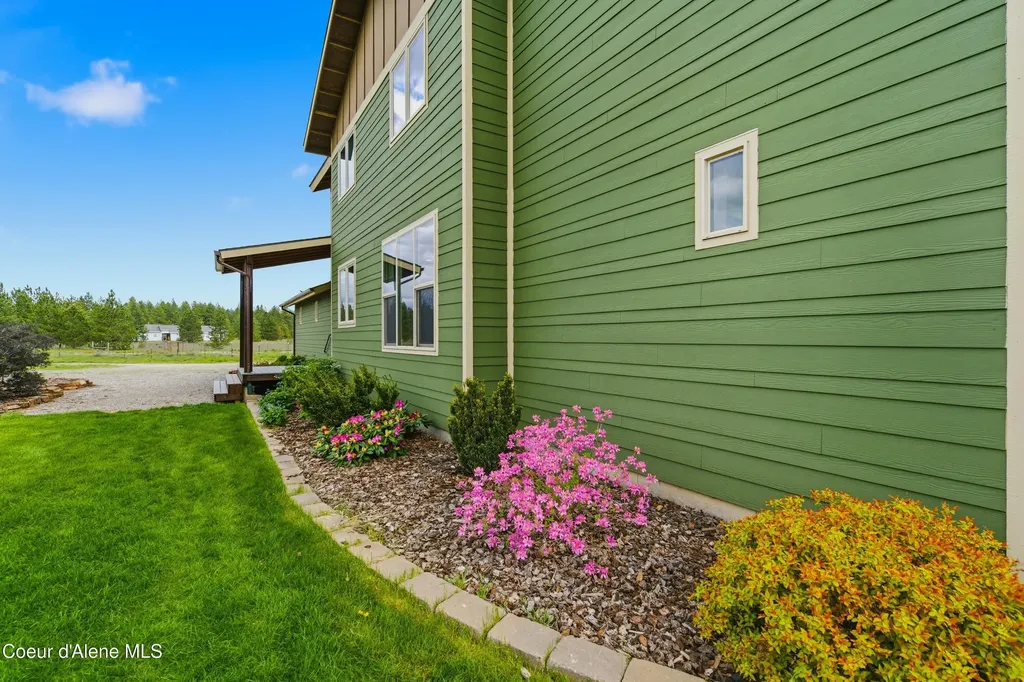 2238 E Blaine Street Athol ID 83801