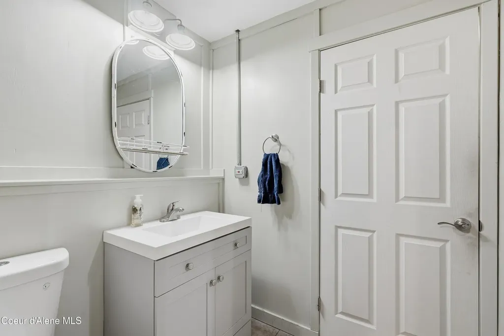 2238 E Blaine Street Athol ID 83801