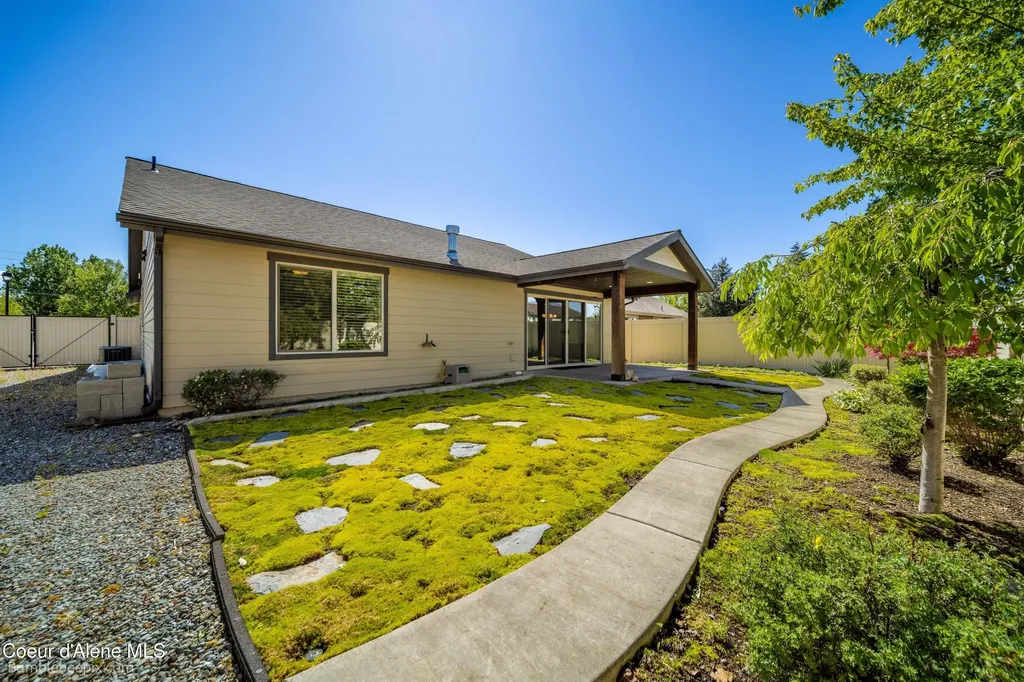 2247 N Sockeye Drive Post Falls ID 83854