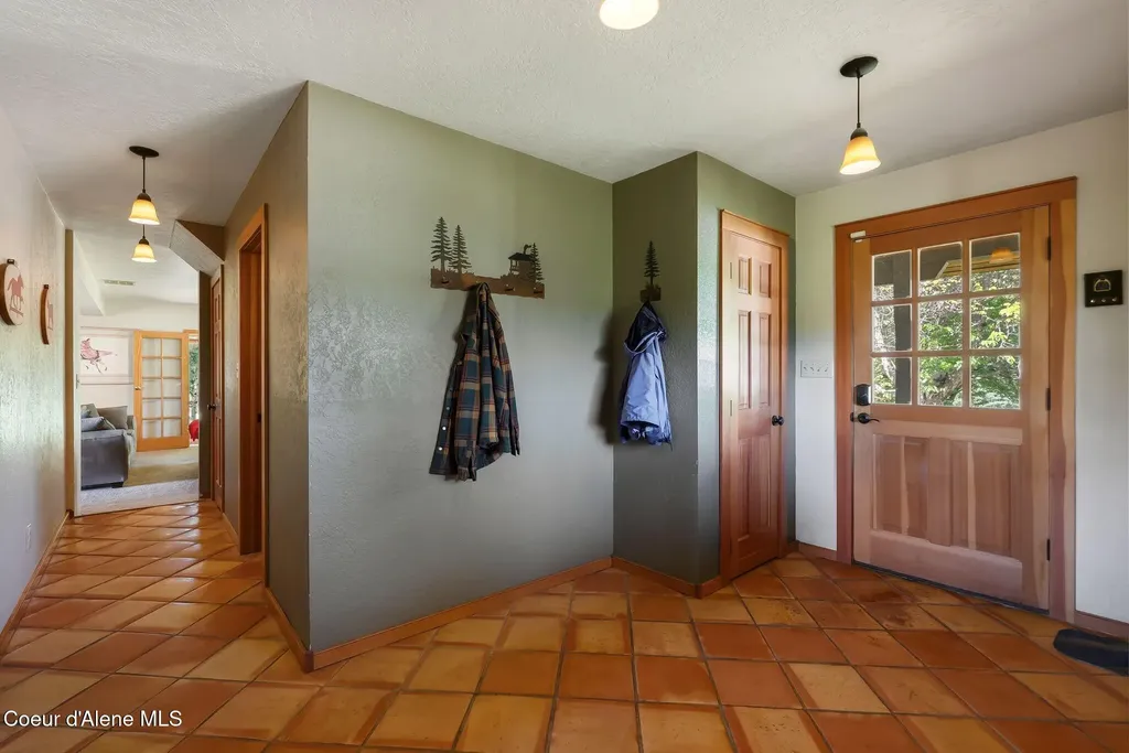 1255 Hickey Road Sandpoint ID 83864