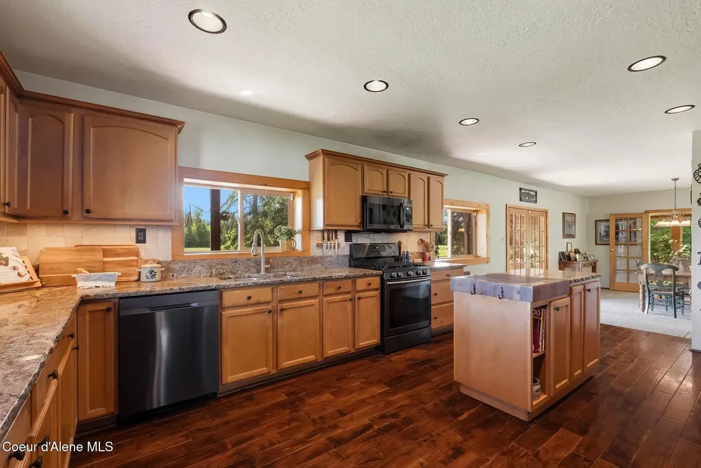 1255 Hickey Road Sandpoint ID 83864