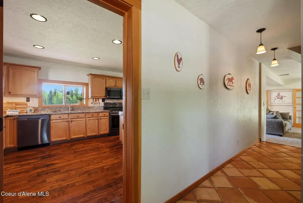 1255 Hickey Road Sandpoint ID 83864