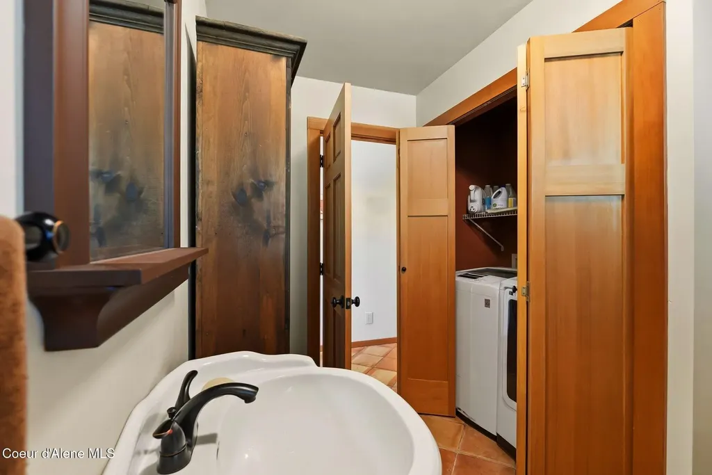 1255 Hickey Road Sandpoint ID 83864