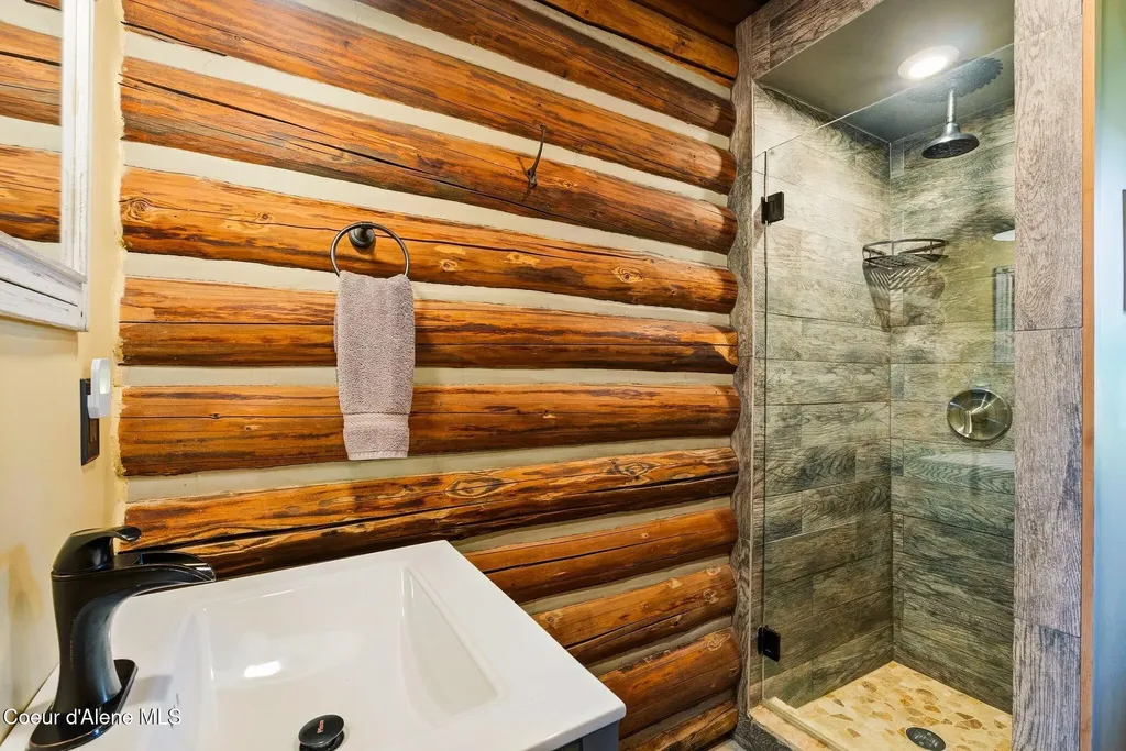 1255 Hickey Road Sandpoint ID 83864