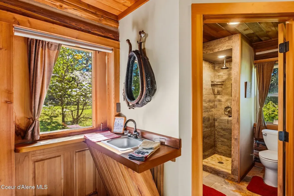 1255 Hickey Road Sandpoint ID 83864