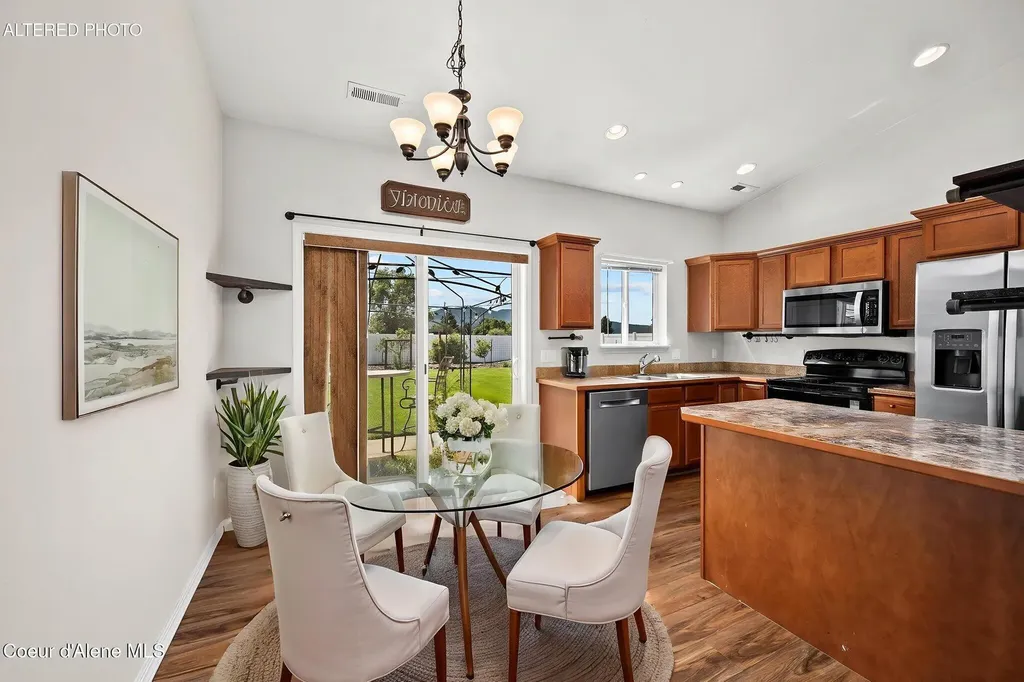 2290 E Knapp Drive Post Falls ID 83854