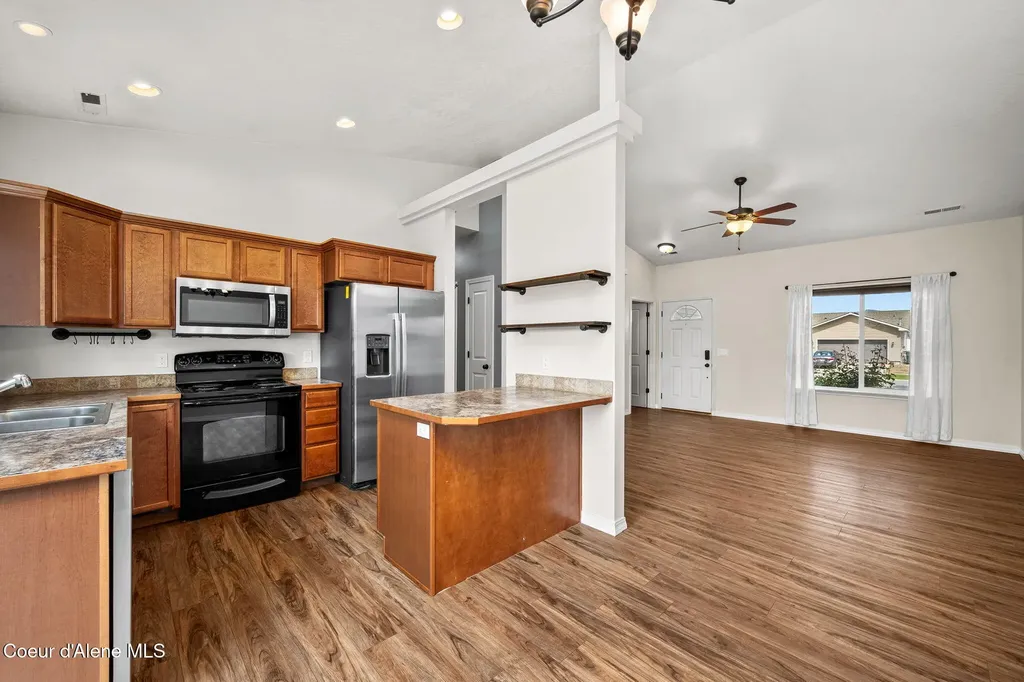 2290 E Knapp Drive Post Falls ID 83854