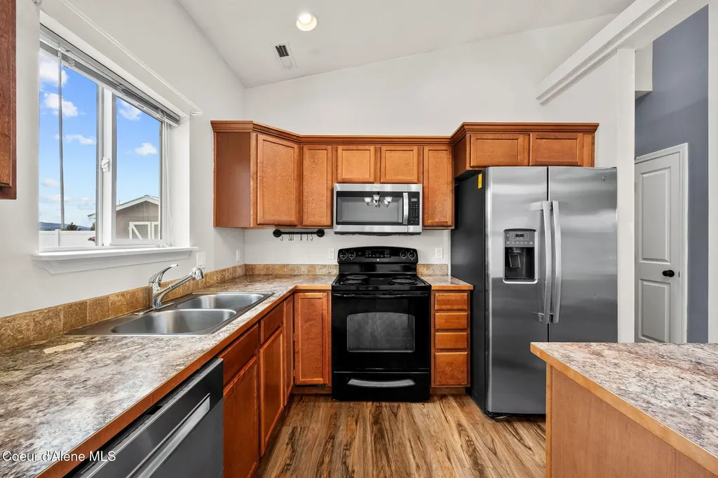 2290 E Knapp Drive Post Falls ID 83854