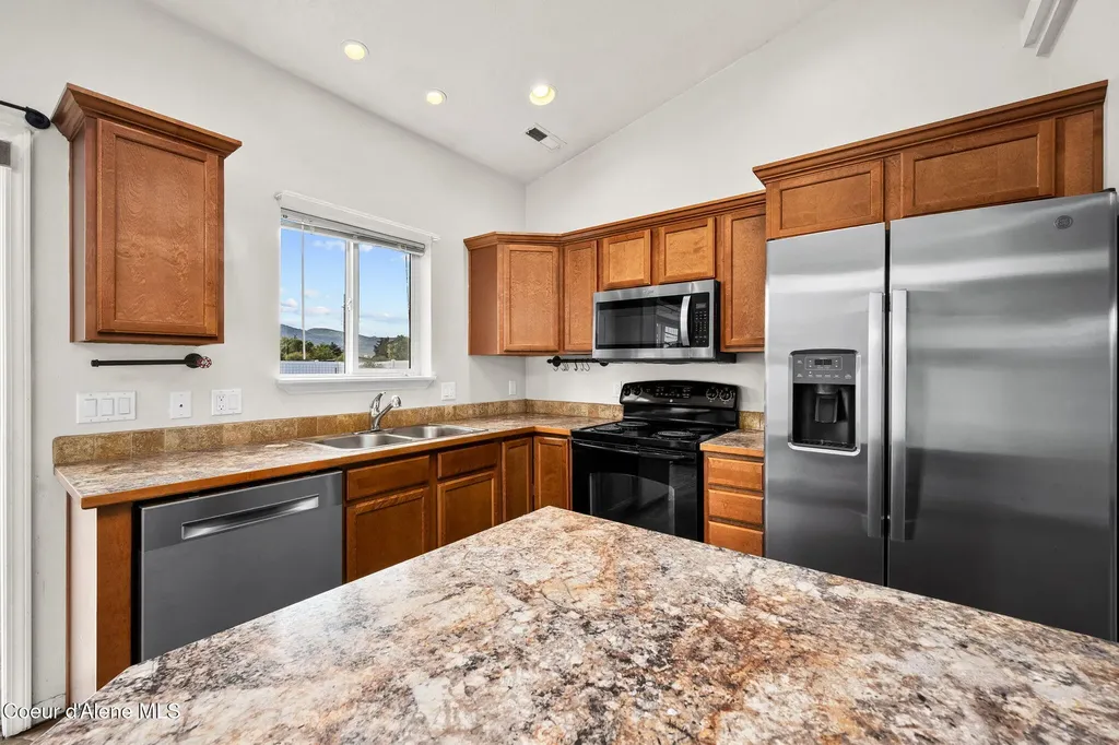 2290 E Knapp Drive Post Falls ID 83854