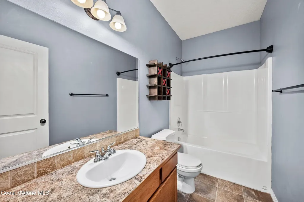 2290 E Knapp Drive Post Falls ID 83854