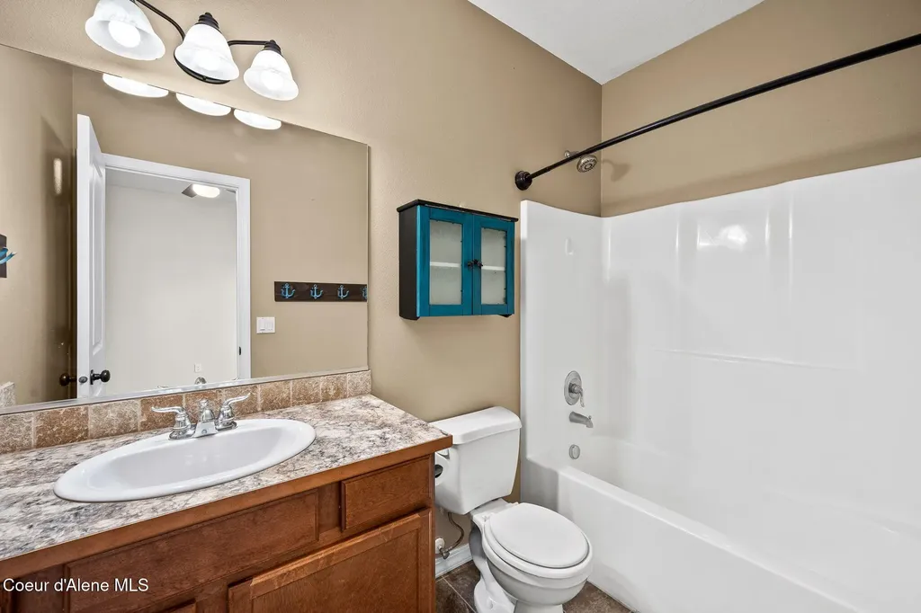 2290 E Knapp Drive Post Falls ID 83854