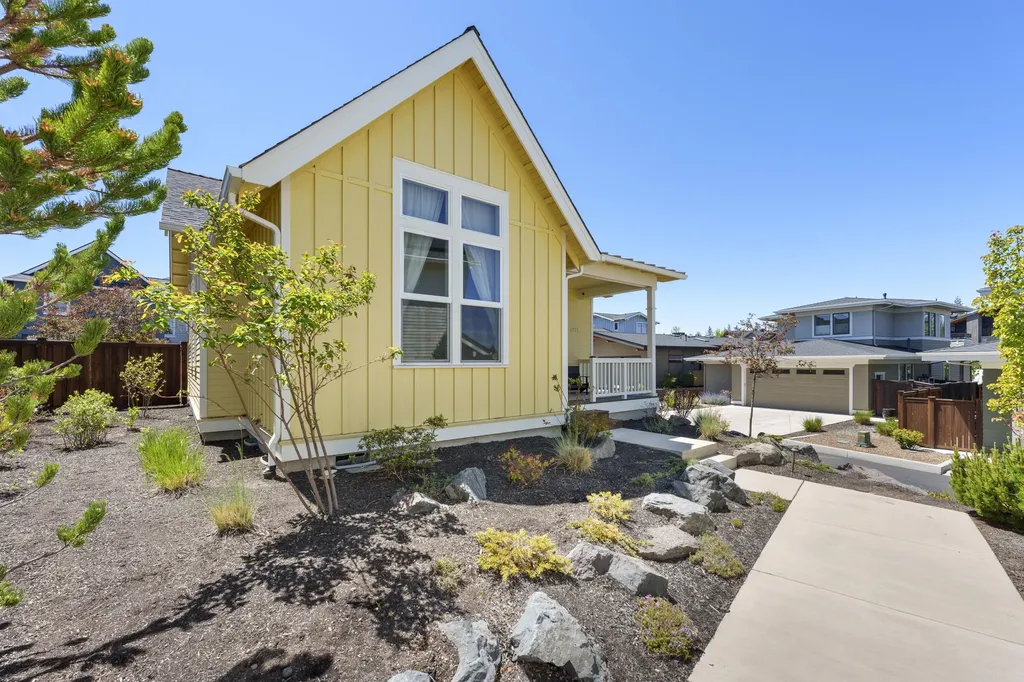 2290 E Knapp Drive Post Falls ID 83854
