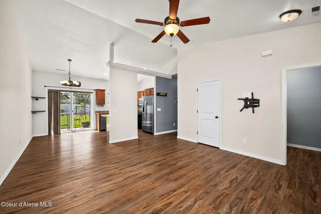 2290 E Knapp Drive Post Falls ID 83854
