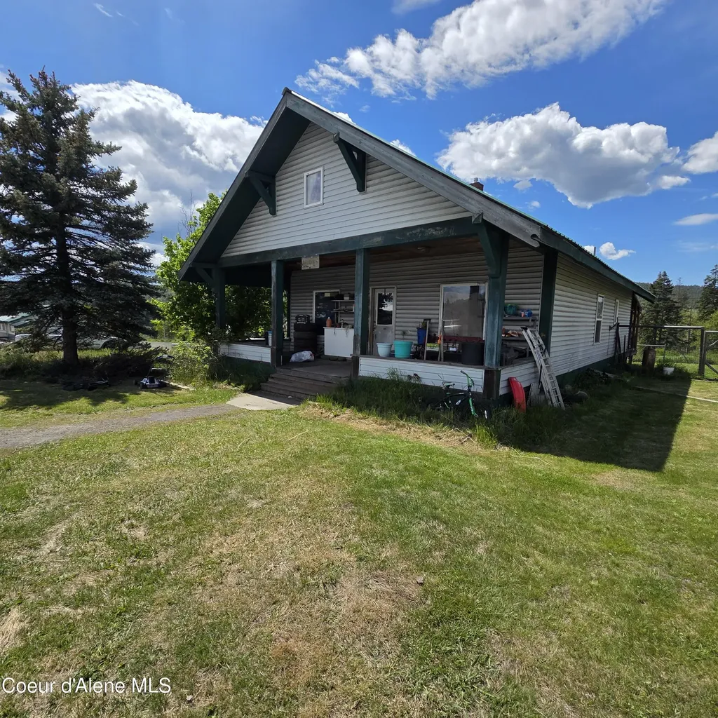 64042 S Highway 3 S Fernwood ID 83830